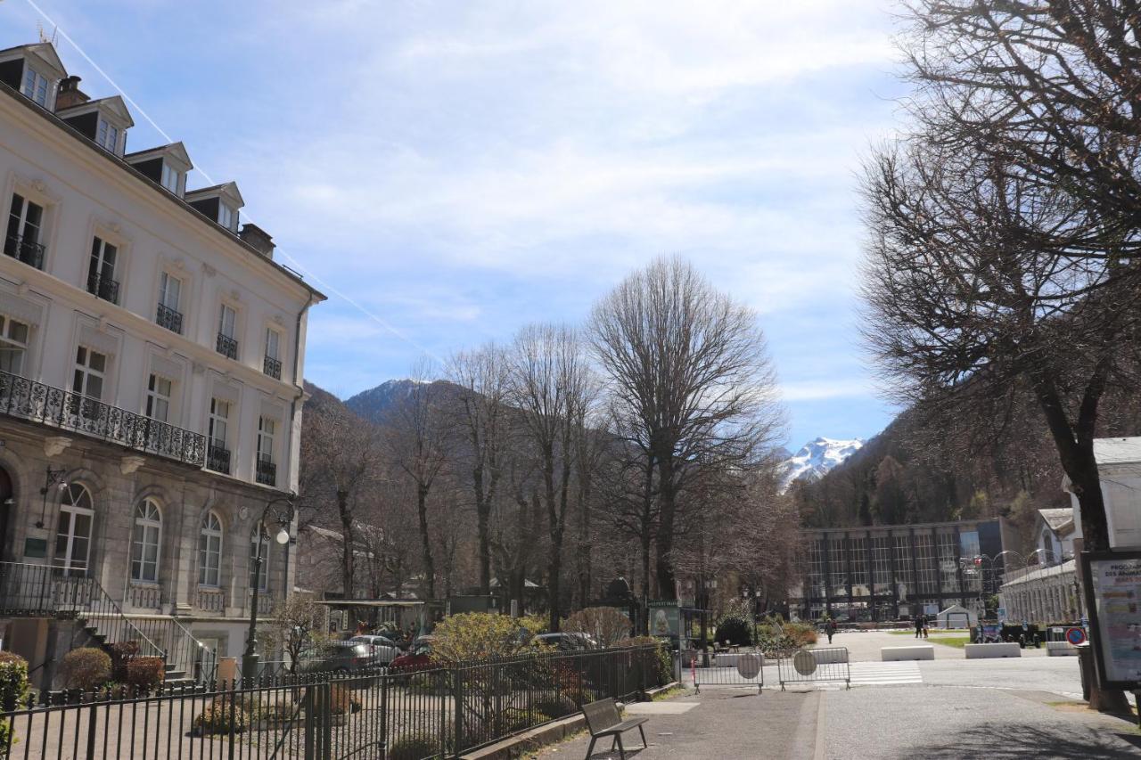 Le Palais D'Etigny Apartment Bagneres-de-Luchon Exterior photo